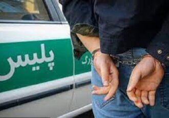 دستبند پلیس شاهین شهر بر دستان مواد فروش معروف