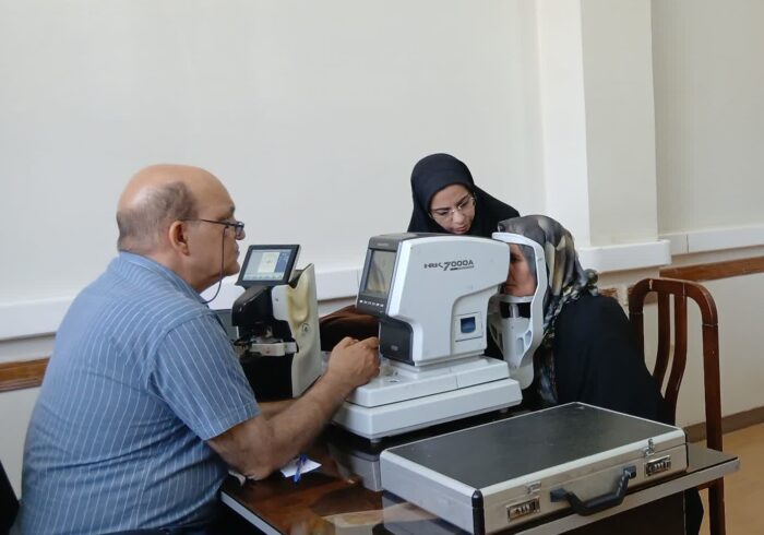 انجام غربالگری بینایی برای بیش از ۳ هزار مددجوی کمیته امداد استان اصفهان در اردوی جهادی چشم‌پزشکی